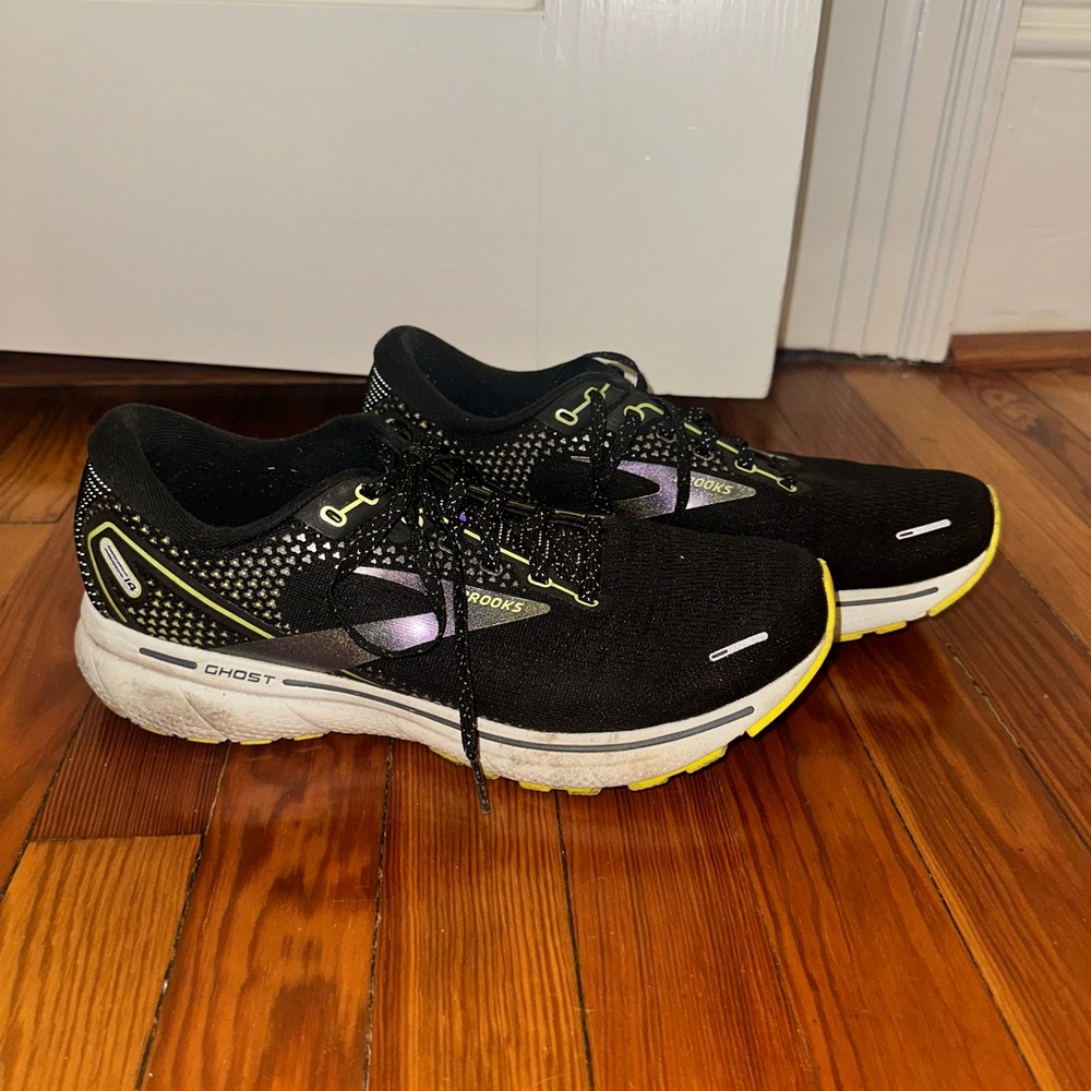 Black and Yellow Running Shoes Brooks Women’s Size 10